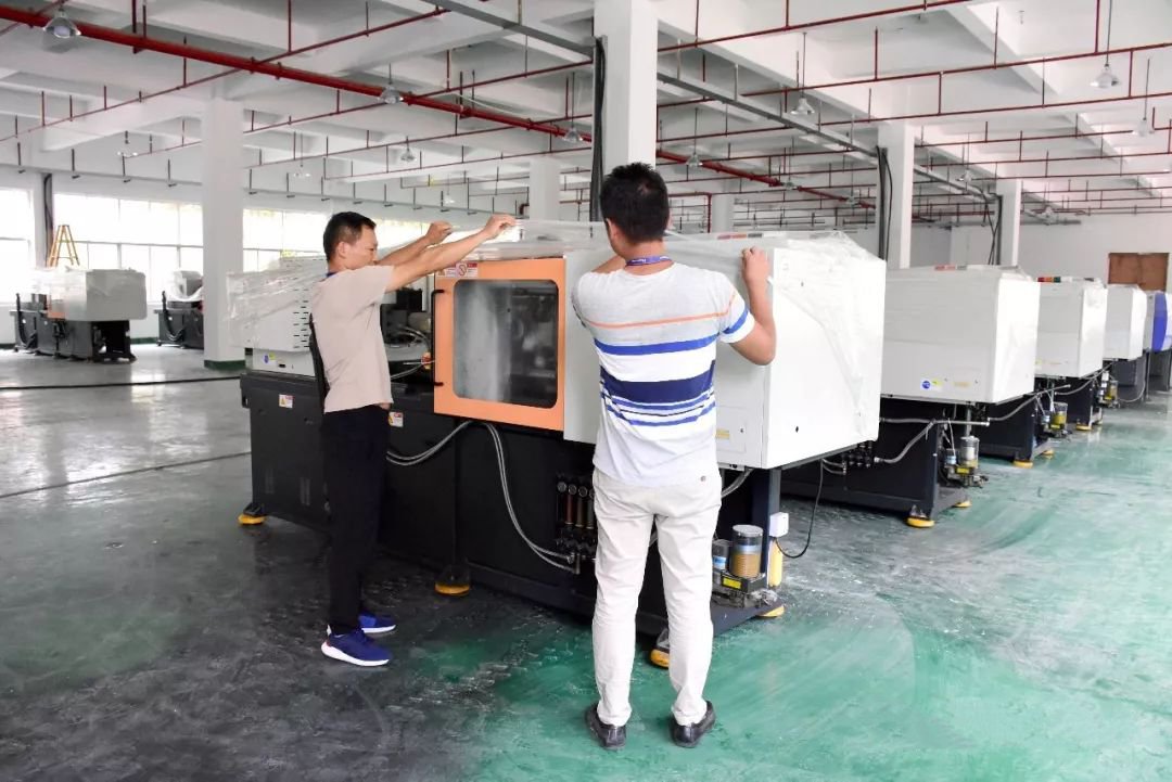 百宏光電又一批設(shè)備進(jìn)入安裝調(diào)試，再創(chuàng)項(xiàng)目建設(shè)新速度