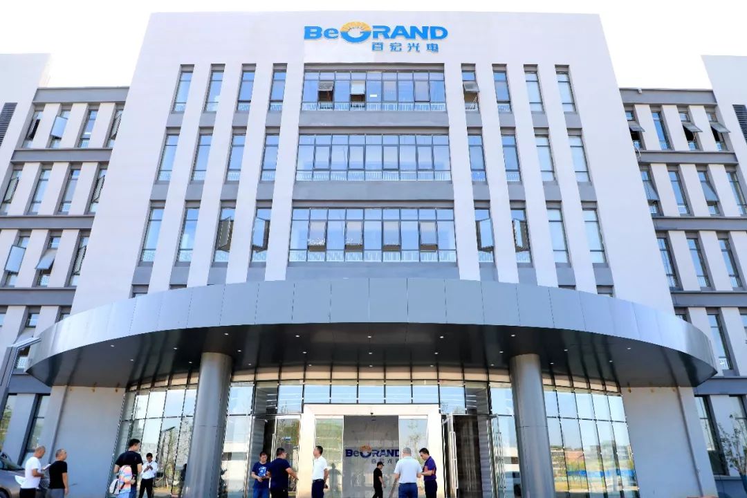 經(jīng)開區(qū)黨工委副書記、管委會(huì)主任劉建中調(diào)度百宏光電項(xiàng)目建設(shè)